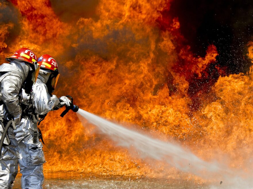 Photo of a 2 Fireman Killing a Huge Fire